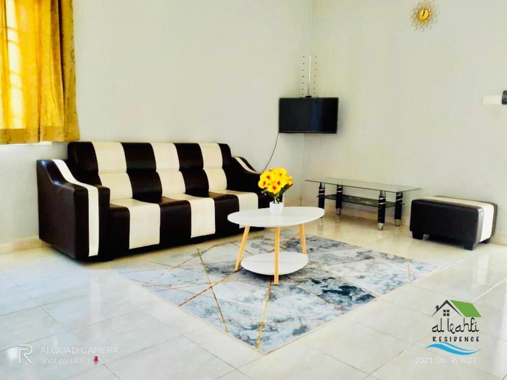 Qalya Homestay 2 @ كوتا بْهارو المظهر الخارجي الصورة